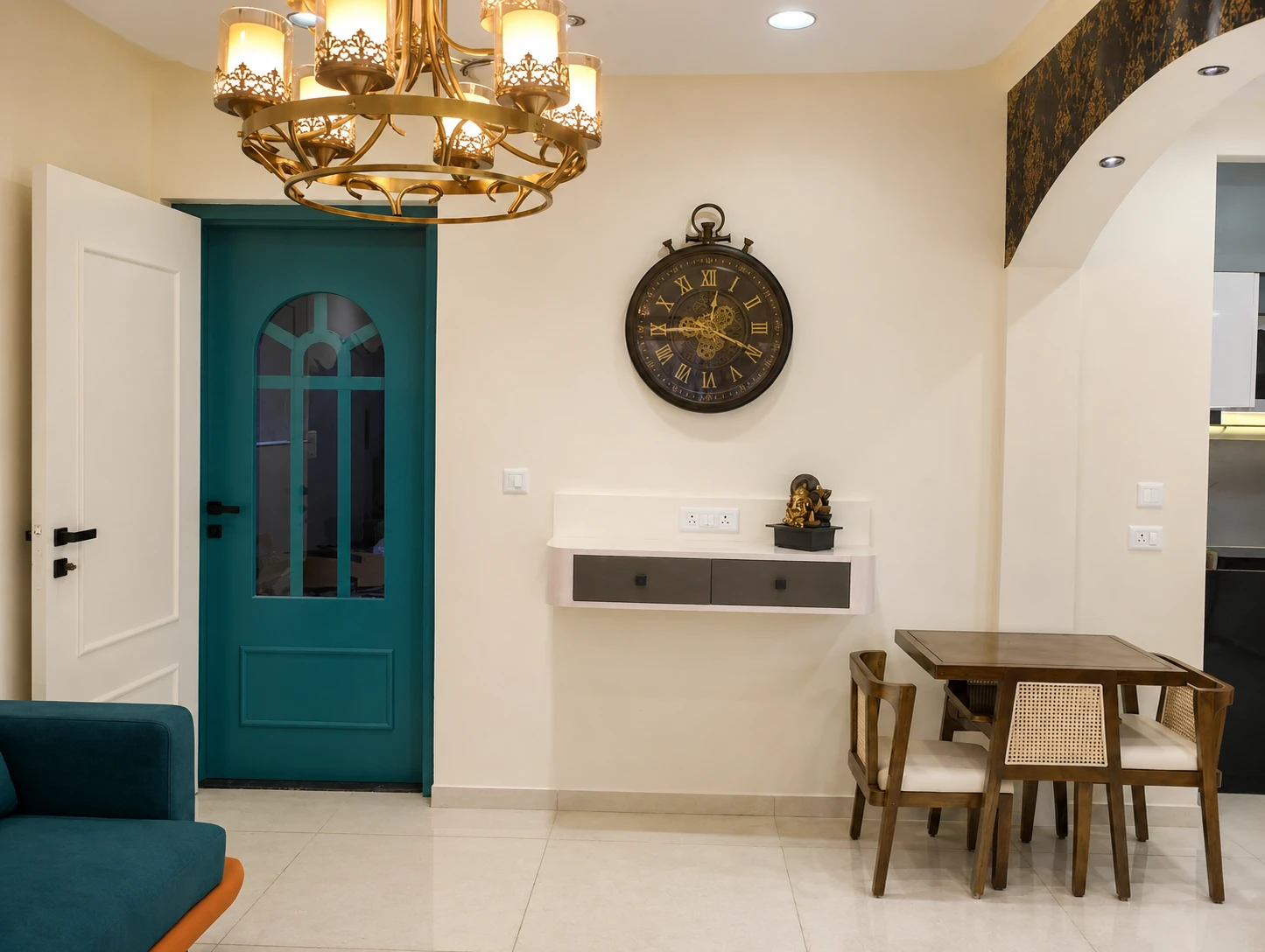 The home entrance area with a traditional English look.